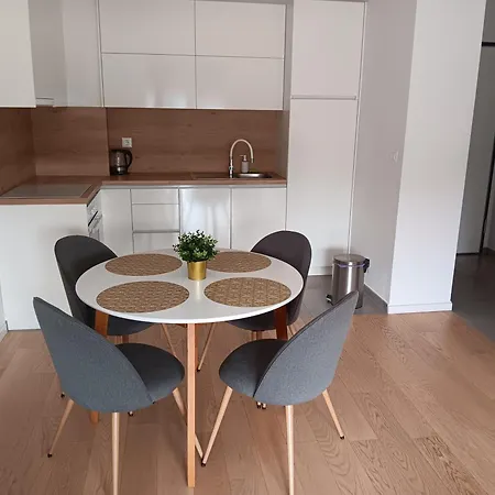 Tina Apartman *